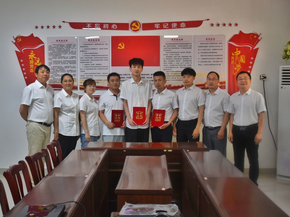 演讲比赛.jpg 演讲比赛.jpg